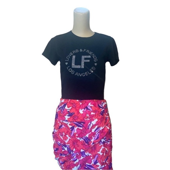 5/$20 MUST BUNDLE NWT REVOLVE x Lovers and Friends Christy Crystal Logo Tee - Picture 6 of 9